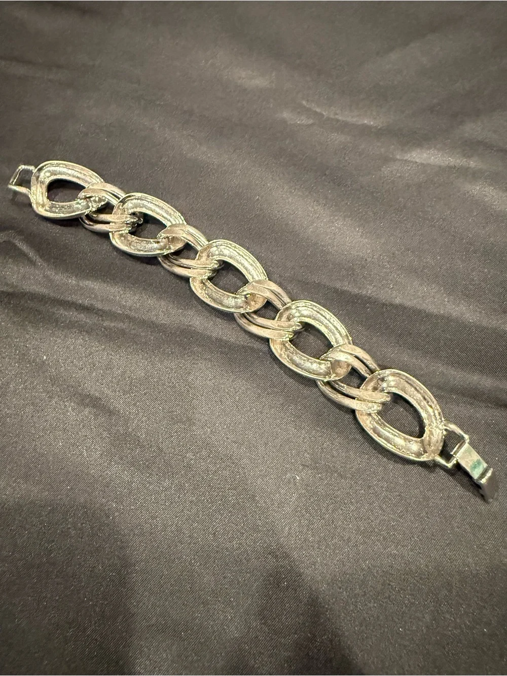 Chunky Silver Tone Oval Link Chain Bracelet Textured Statement Jewelry